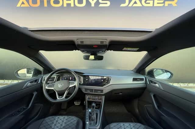 Volkswagen Taigo (2023) thumbnail 3