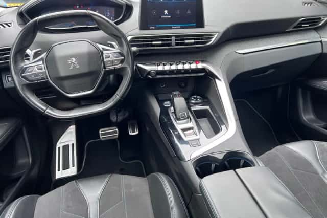 Peugeot 3008 (2017) thumbnail 3