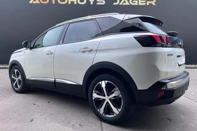 Peugeot 3008 (2017) thumbnail 4
