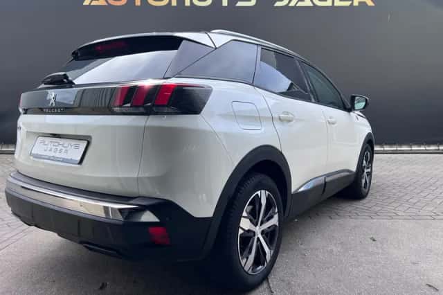 Peugeot 3008 (2017) thumbnail 6