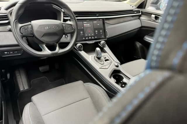Lynk & Co 01 (2022) thumbnail 3