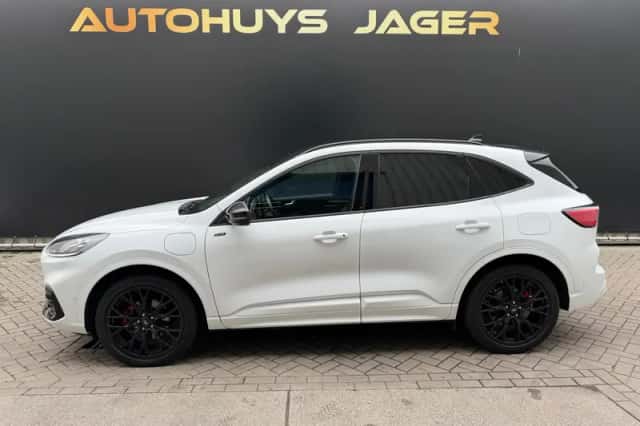 Ford Kuga (2023) thumbnail 5