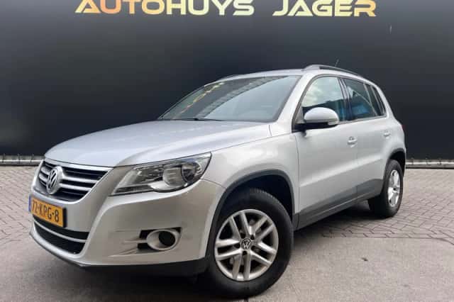 Volkswagen Tiguan (2010) thumbnail 1
