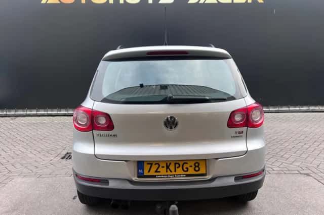 Volkswagen Tiguan (2010) thumbnail 5