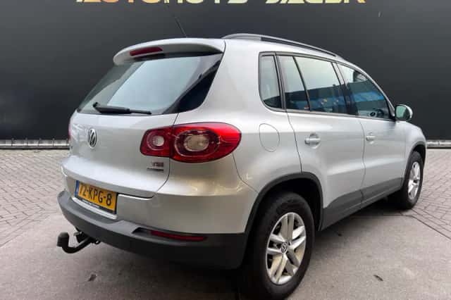 Volkswagen Tiguan (2010) thumbnail 6