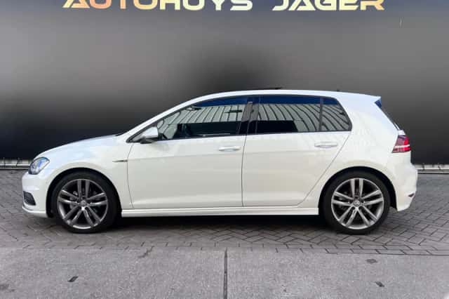 Volkswagen Golf (2014) thumbnail 2