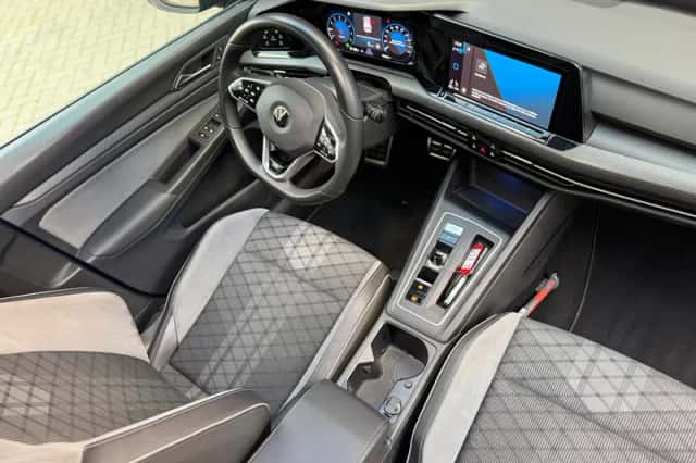 Volkswagen Golf (2021) thumbnail 3