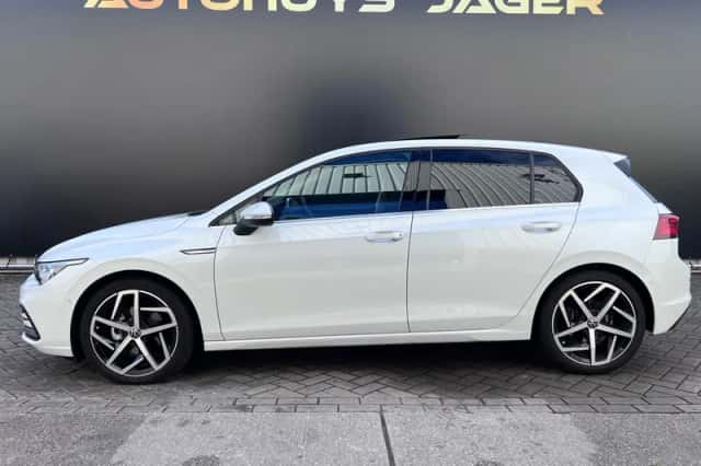 Volkswagen Golf (2020) thumbnail 2