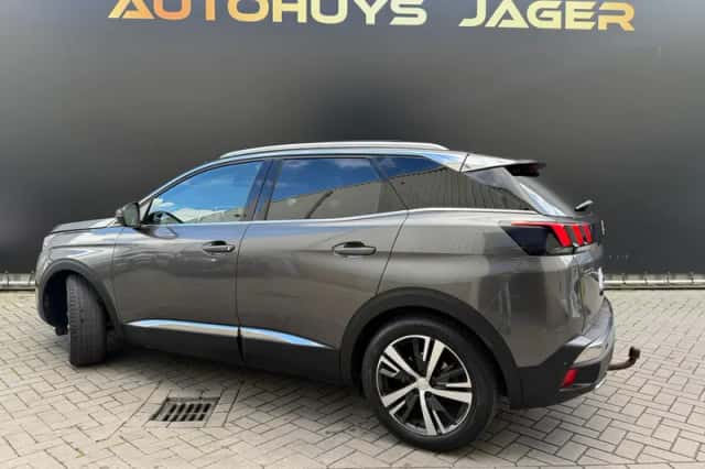 Peugeot 3008 (2018) thumbnail 2