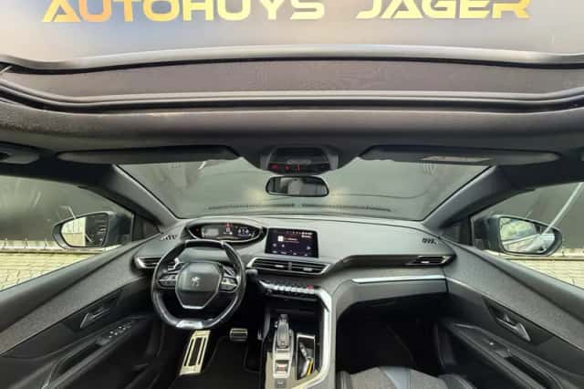 Peugeot 3008 (2018) thumbnail 3