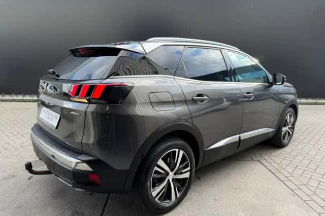 Peugeot 3008 (2018) thumbnail 5
