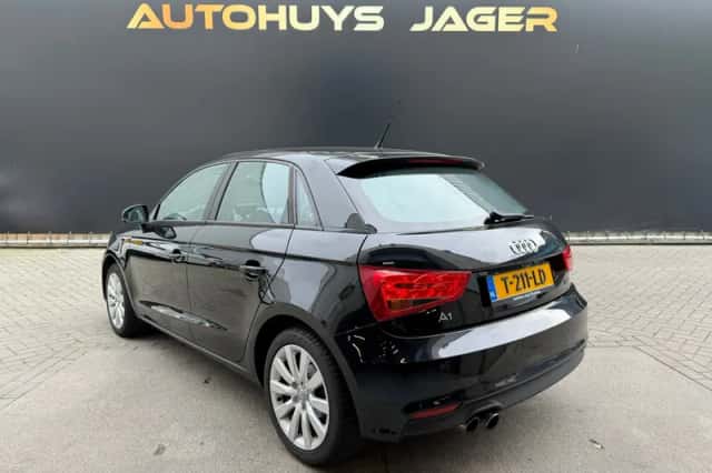 Audi A1 (2017) thumbnail 2