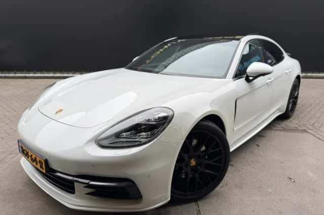 Porsche Panamera (2017) thumbnail 4
