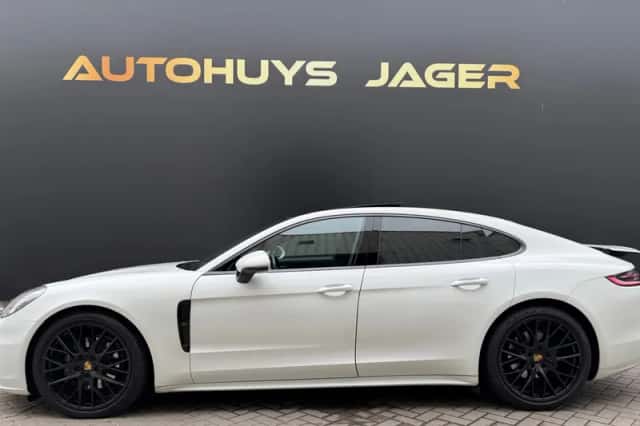 Porsche Panamera (2017) thumbnail 5