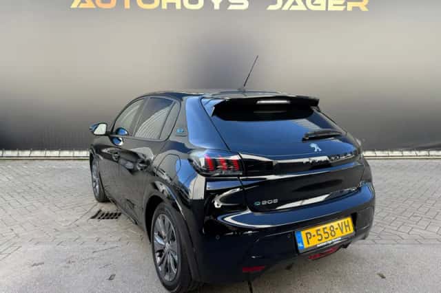Peugeot e-208 (2022) thumbnail 2