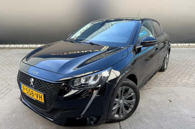 Peugeot e-208 (2022) thumbnail 4