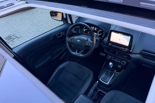 Ford EcoSport (2018) thumbnail 3