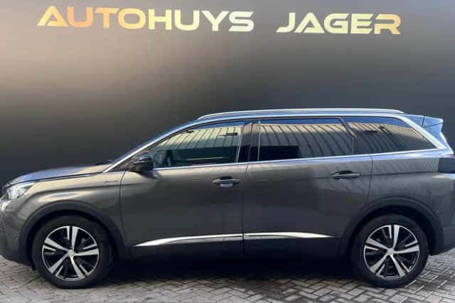 Peugeot 5008 (2017) thumbnail 2