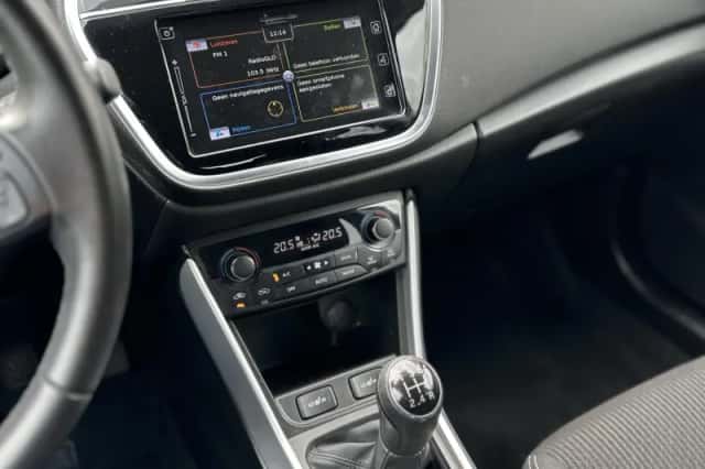 Suzuki SX4 (2017) thumbnail 4