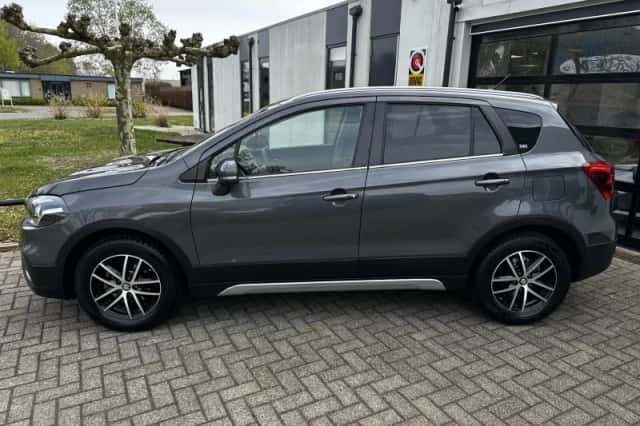 Suzuki SX4 (2017) thumbnail 6