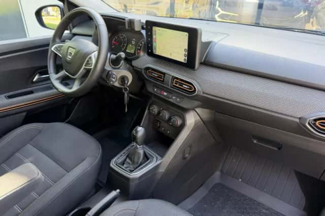 Dacia Sandero (2021) thumbnail 3