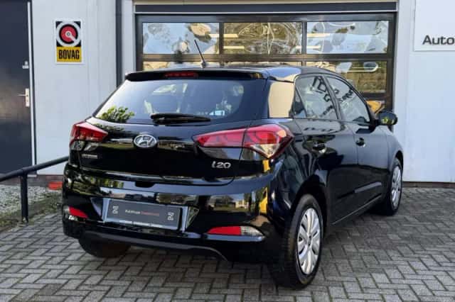 Hyundai i20 (2017) thumbnail 2