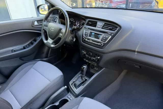 Hyundai i20 (2017) thumbnail 3