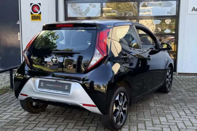 Toyota Aygo (2020) thumbnail 2