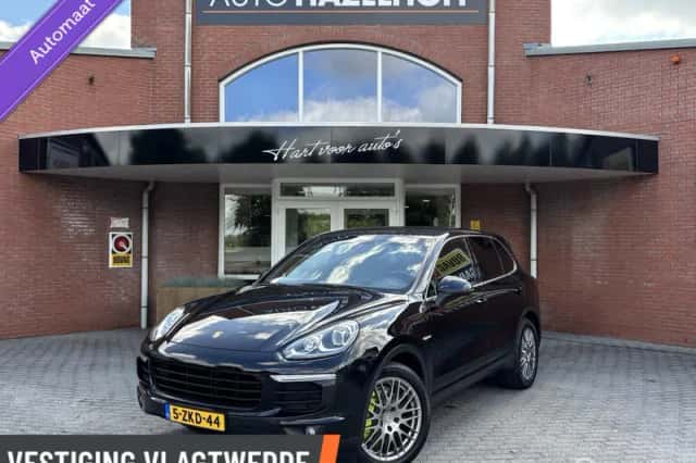 Porsche Cayenne (2015) thumbnail 1