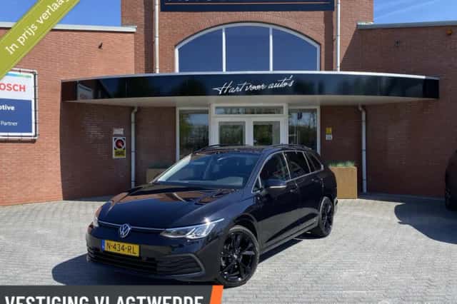 Volkswagen Golf (2022) thumbnail 1