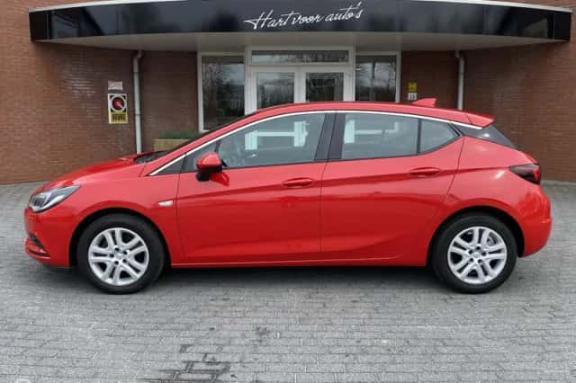 Opel Astra (2017) thumbnail 2