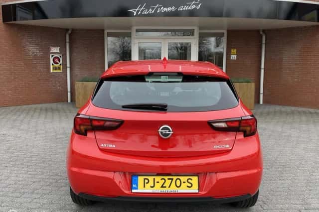 Opel Astra (2017) thumbnail 3