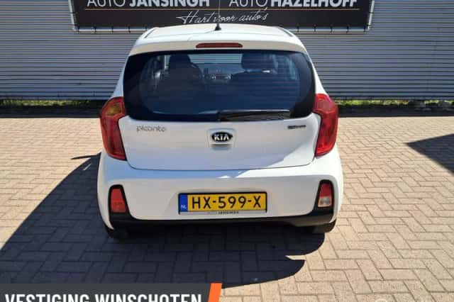 Kia Picanto (2016) thumbnail 3