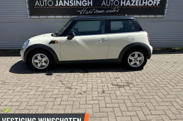 MINI Cooper (2008) thumbnail 2