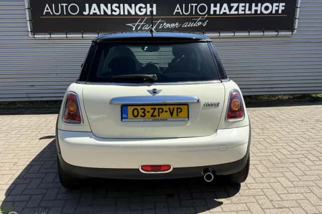 MINI Cooper (2008) thumbnail 3