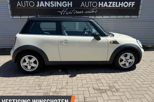 MINI Cooper (2008) thumbnail 4
