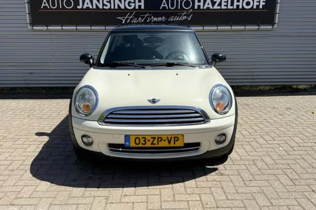 MINI Cooper (2008) thumbnail 5