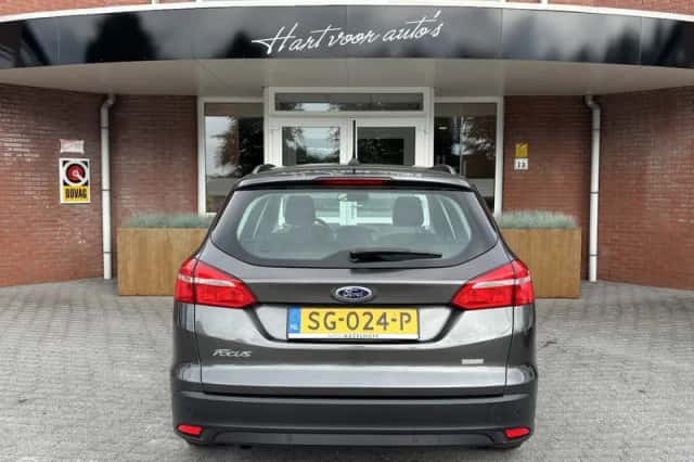 Ford Focus (2018) thumbnail 3