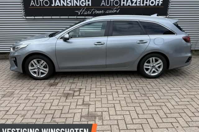 Kia Ceed Sportswagon (2019) thumbnail 2