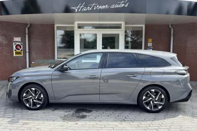 Peugeot 308 (2024) thumbnail 2