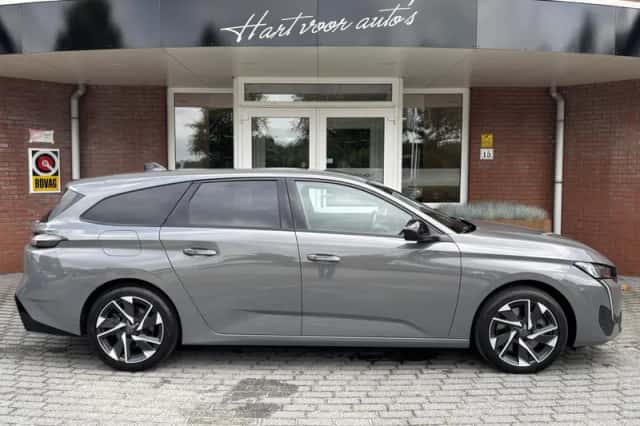 Peugeot 308 (2024) thumbnail 4