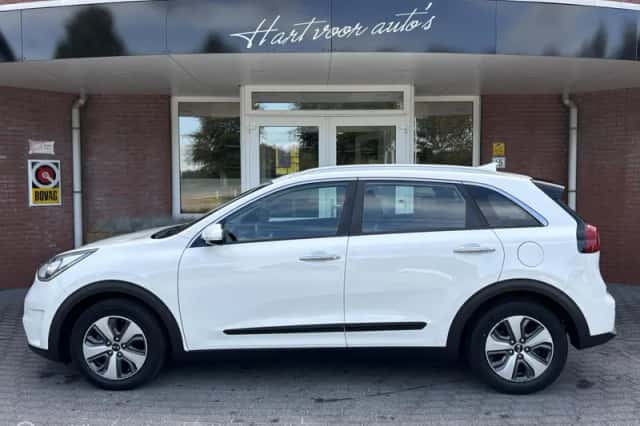 Kia Niro (2018) thumbnail 2