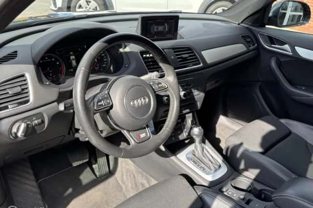 Audi Q3 (2017) thumbnail 6