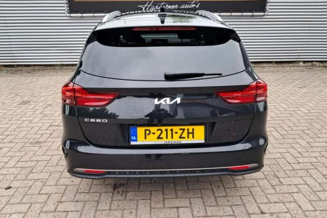 Kia Ceed (2022) thumbnail 3