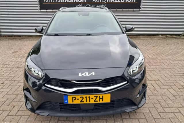 Kia Ceed (2022) thumbnail 5