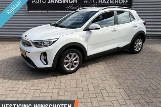 Kia Stonic (2021) thumbnail 1