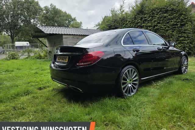 Mercedes-Benz C-Klasse (2015) thumbnail 3