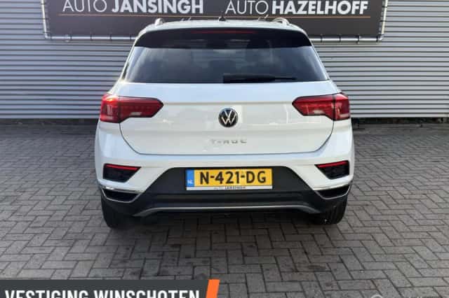 Volkswagen T-Roc (2021) thumbnail 3