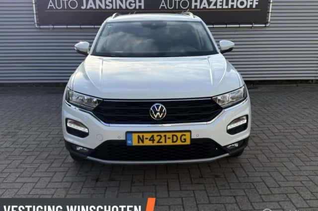 Volkswagen T-Roc (2021) thumbnail 5