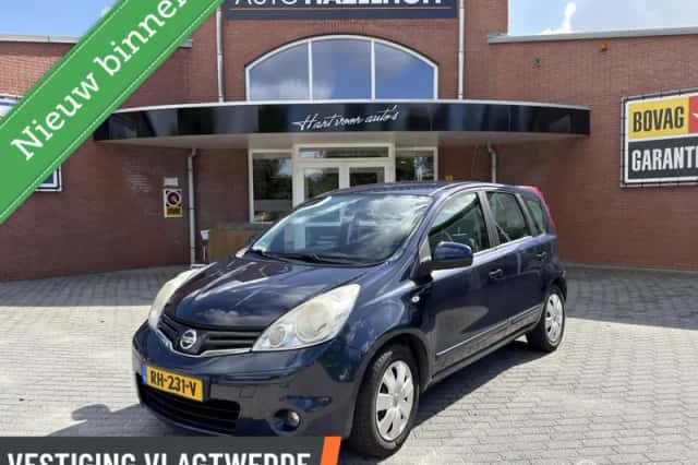 Nissan Note (2010) thumbnail 1